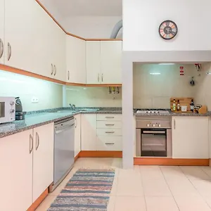 https://guestready-lovely-3bdr-app-in-pena.hotels-lisbon-portugal.com